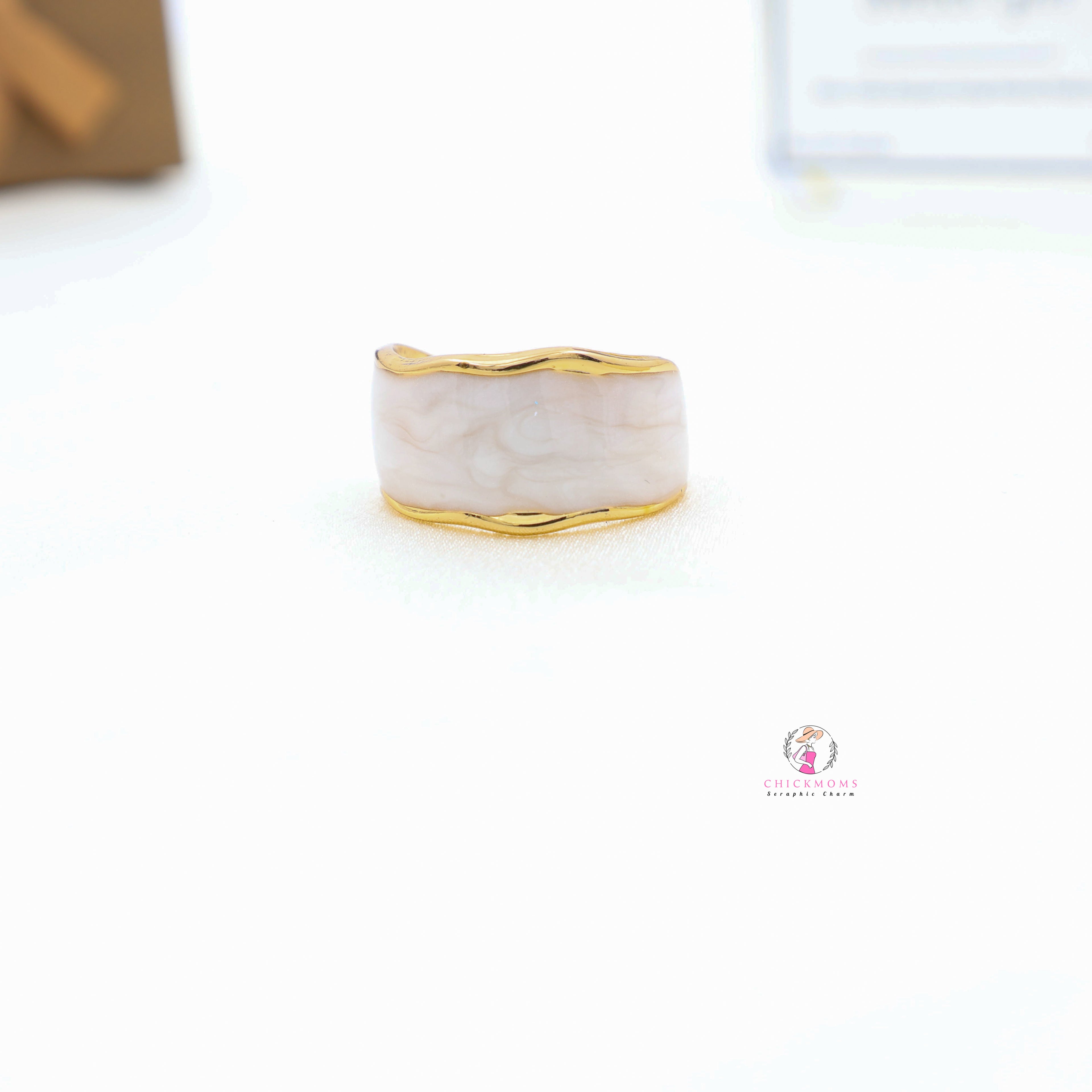 Elegant Gold & Marble Finish Adjustable Ring