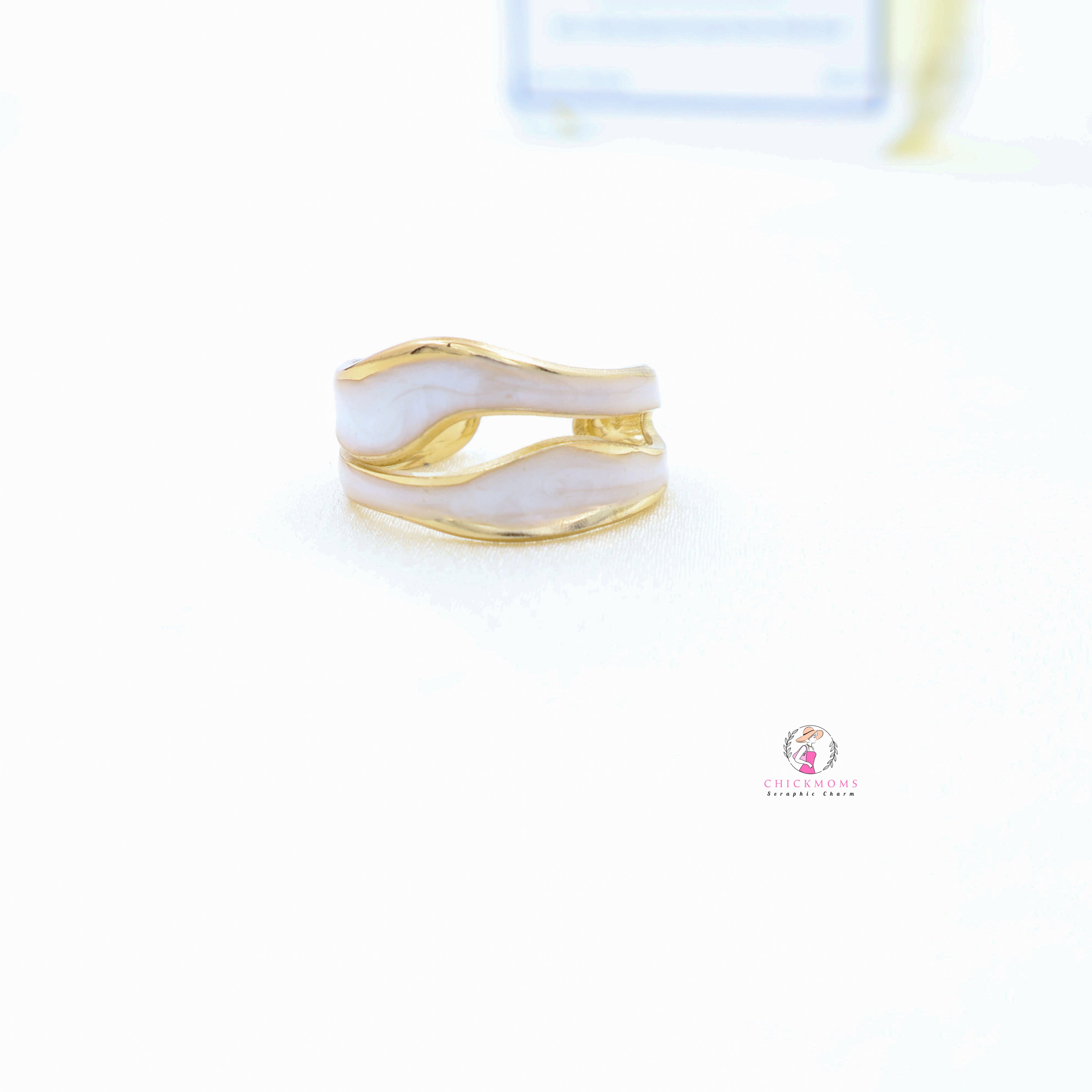 Elegant Gold-Plated Adjustable Wave Ring