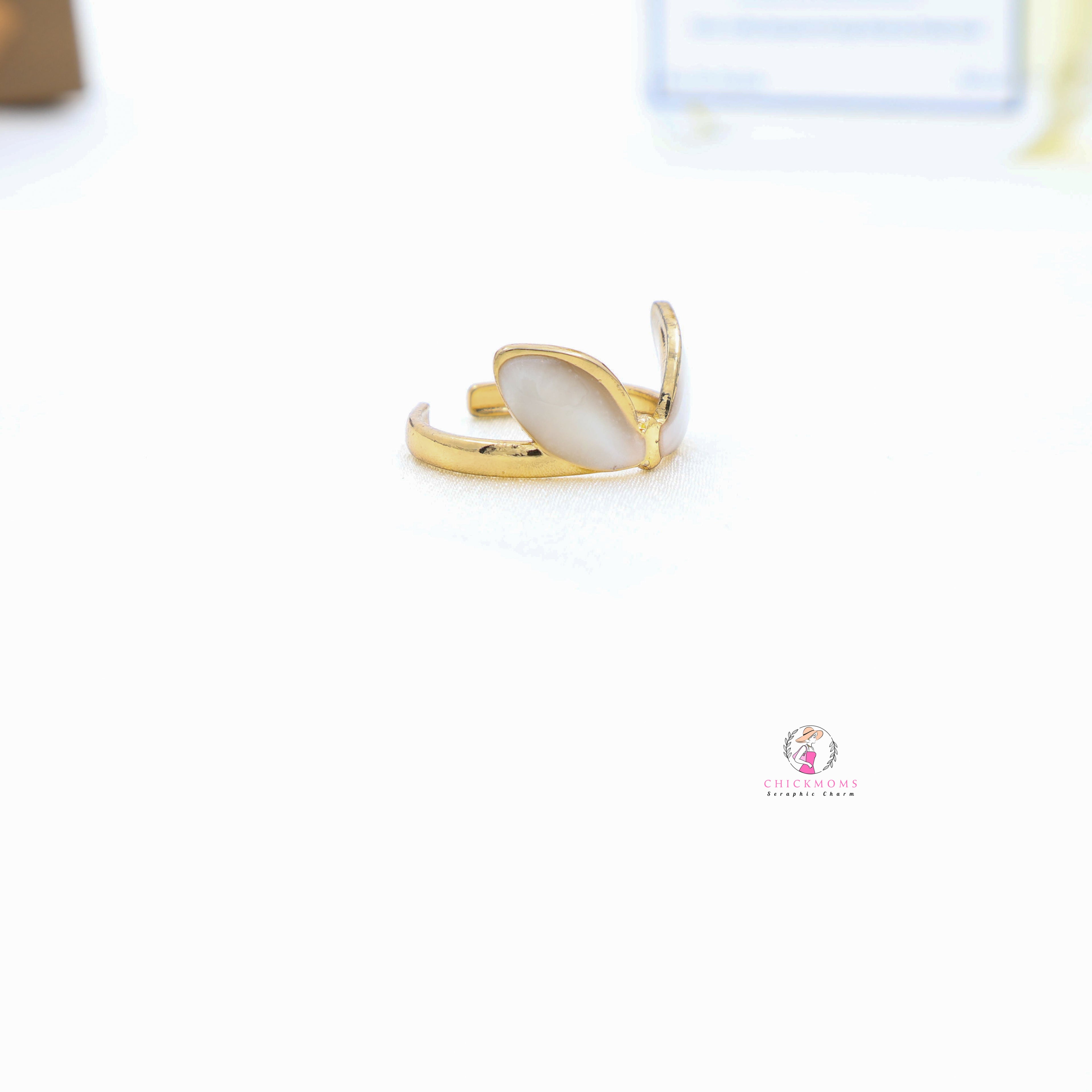 Elegant Leaf Adjustable Gold Ring