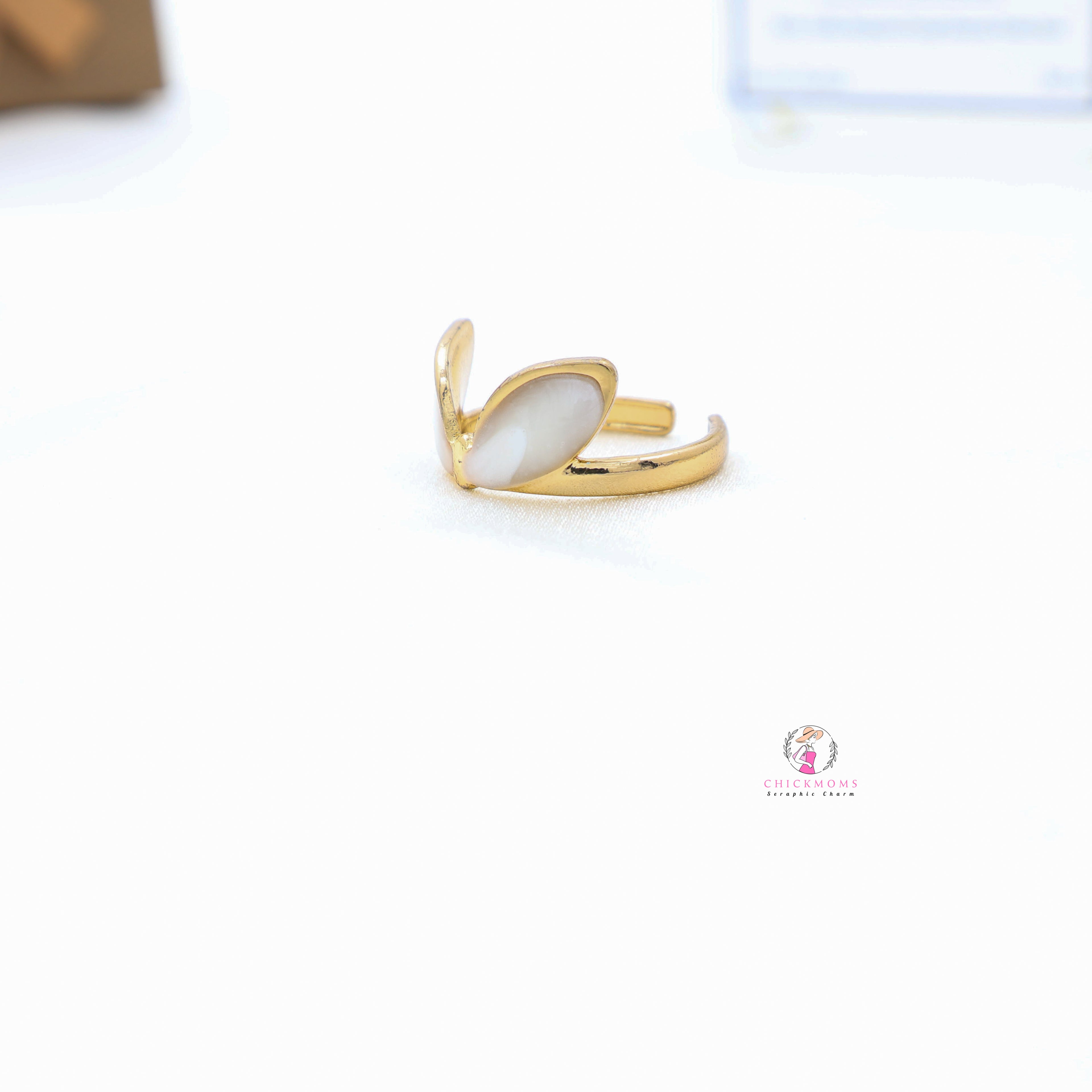 Elegant Leaf Adjustable Gold Ring