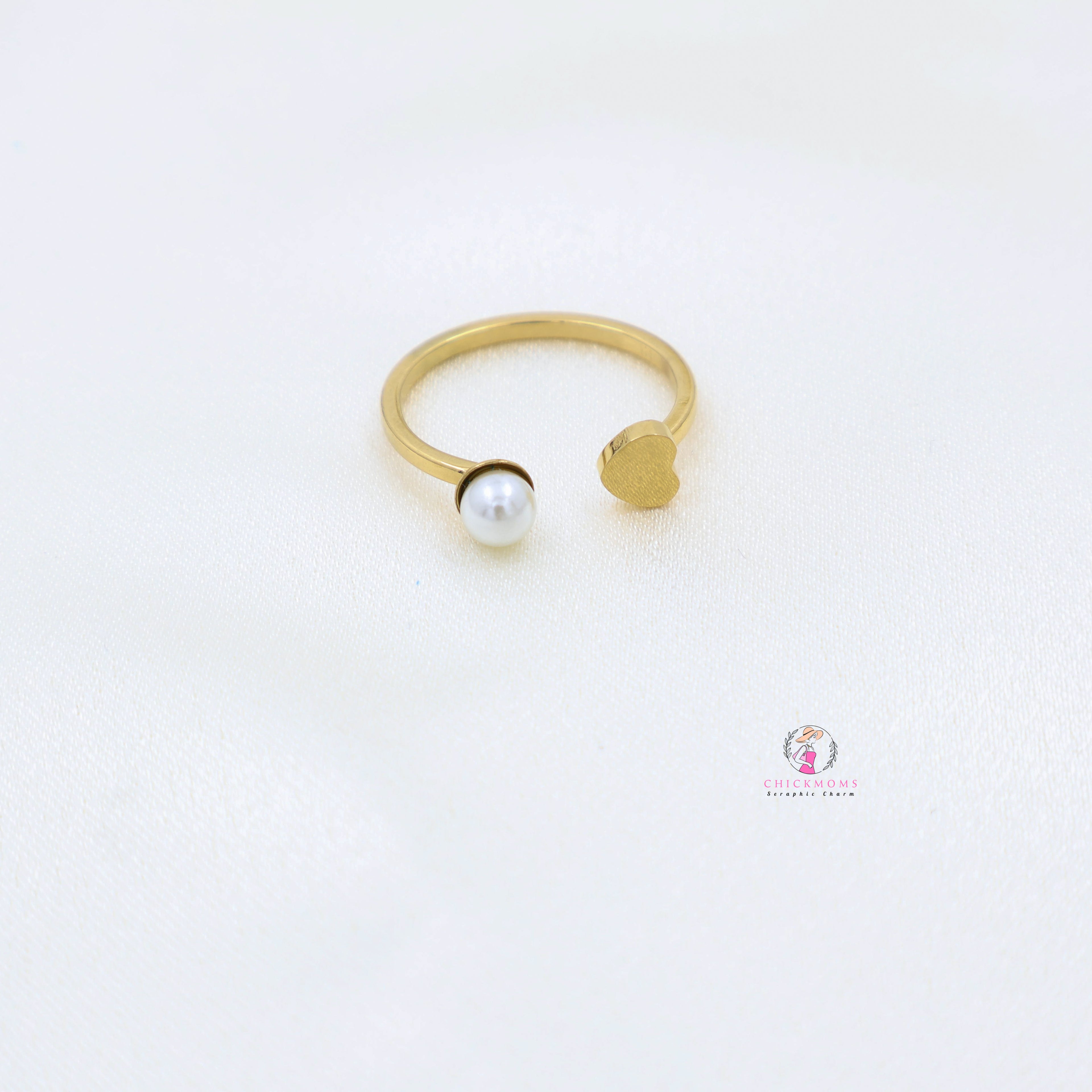 Elegant Pearl Gold Open Ring with Heart
