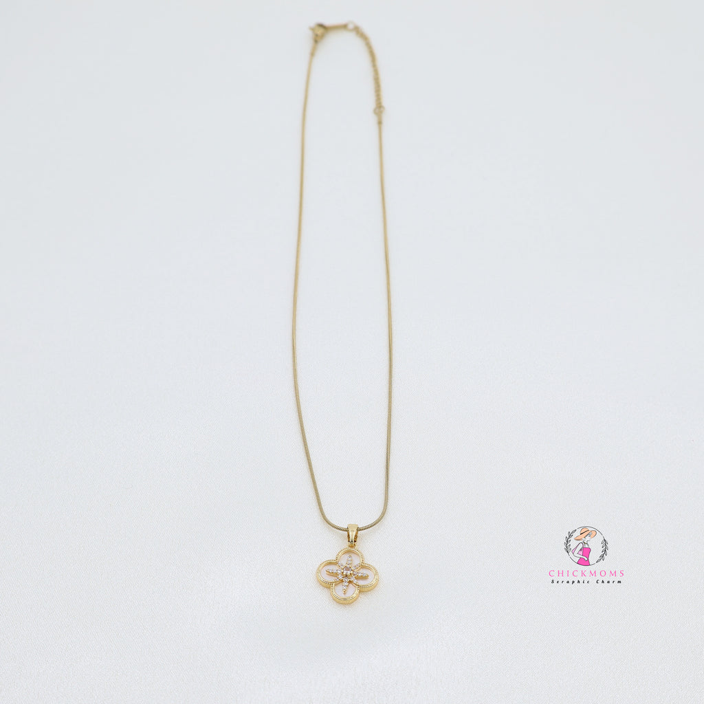 Elegant Gold Clover Necklace