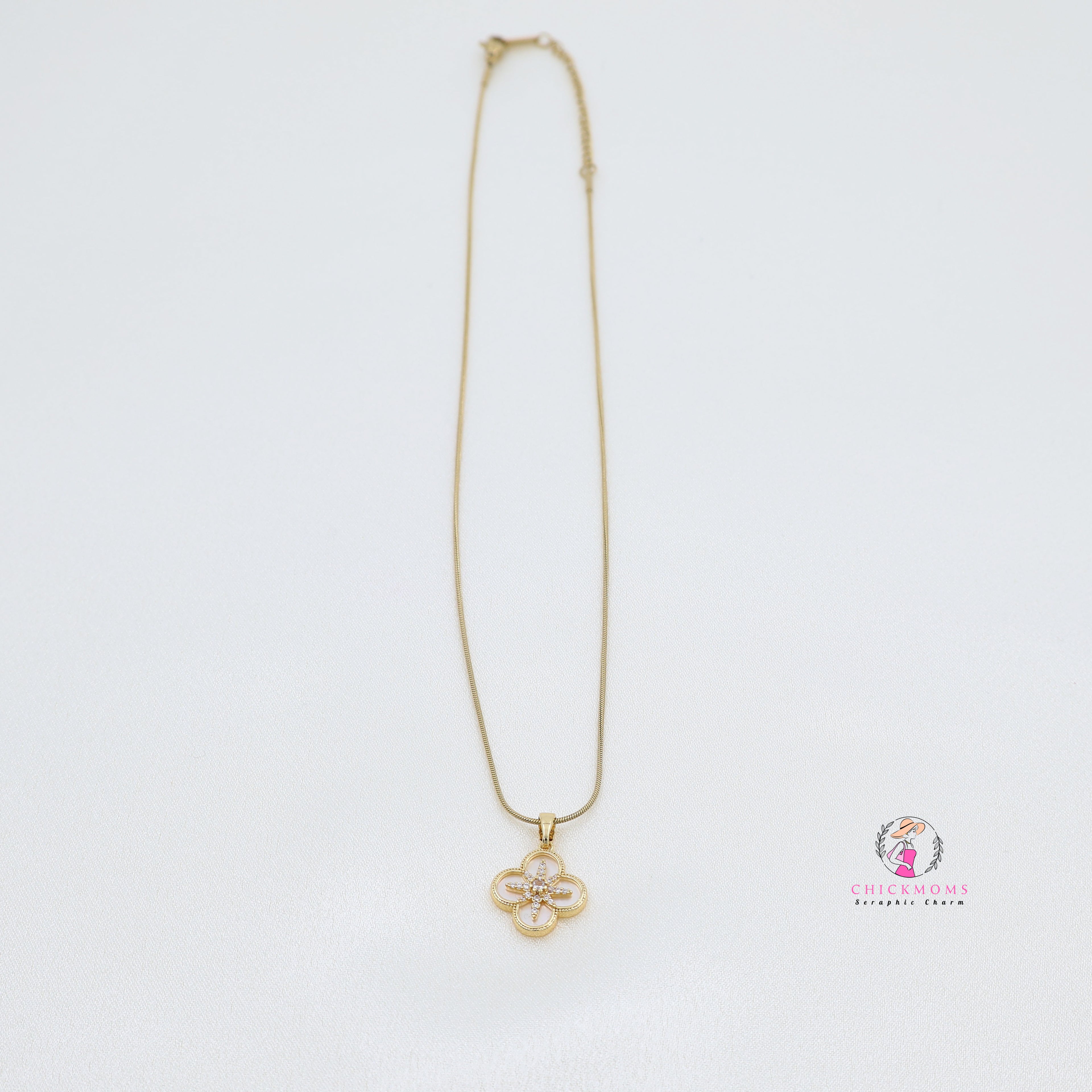 Elegant Gold Clover Necklace