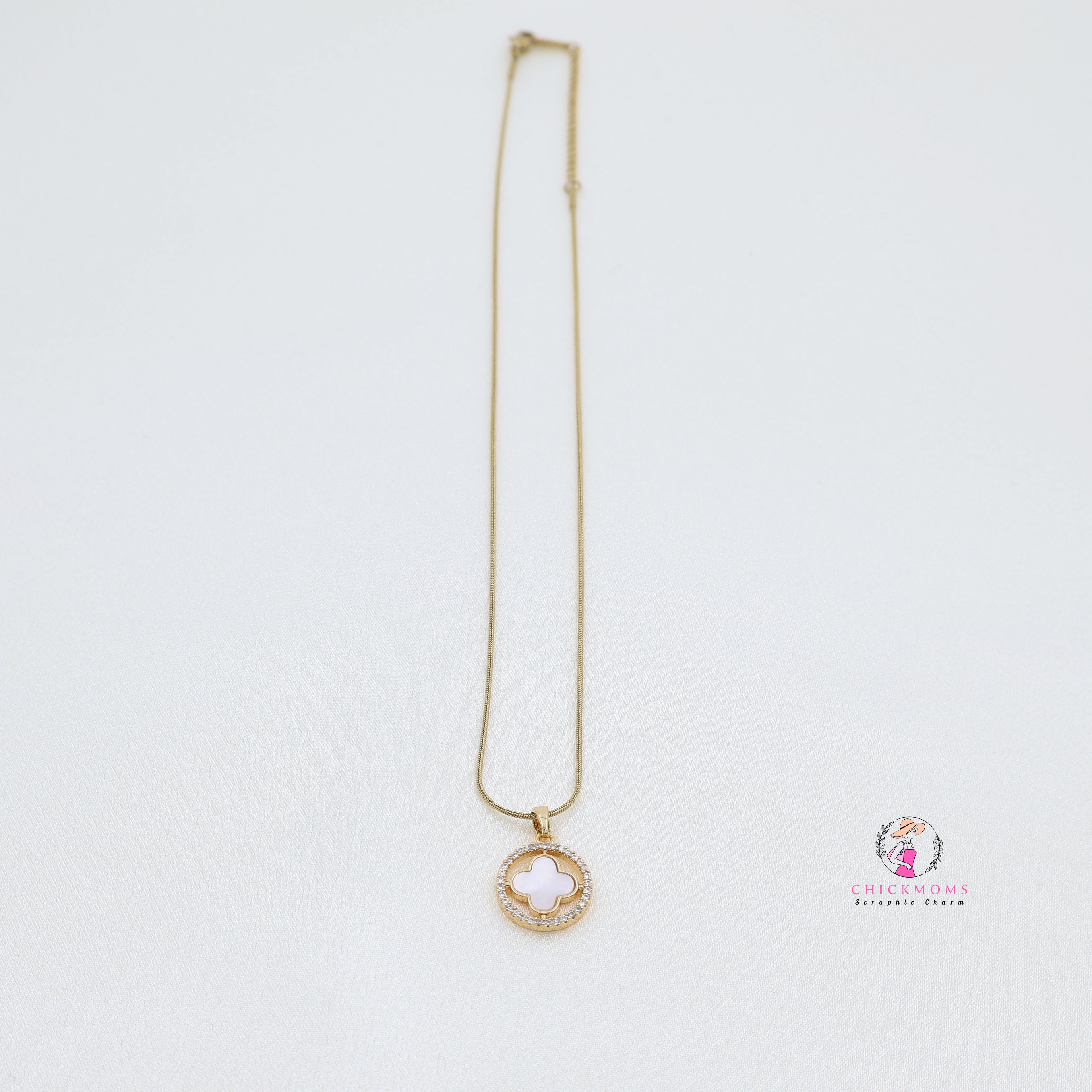 Elegant Gold Clover Pendant Necklace