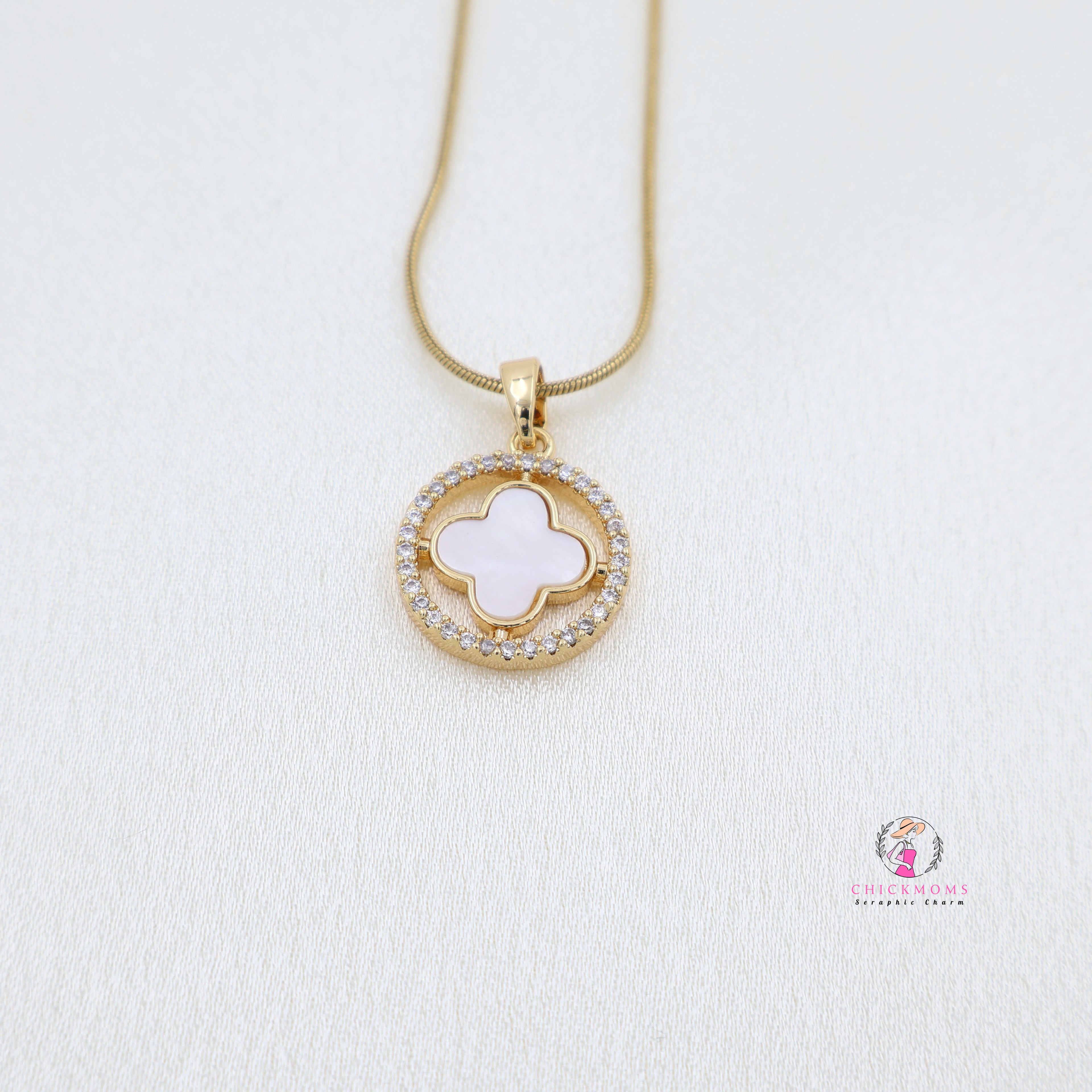 Elegant Gold Clover Pendant Necklace