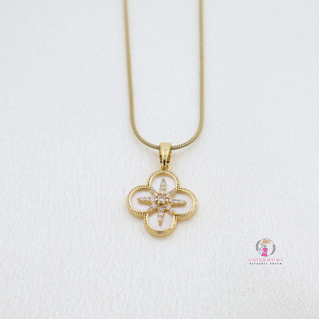 Elegant Gold Clover Necklace