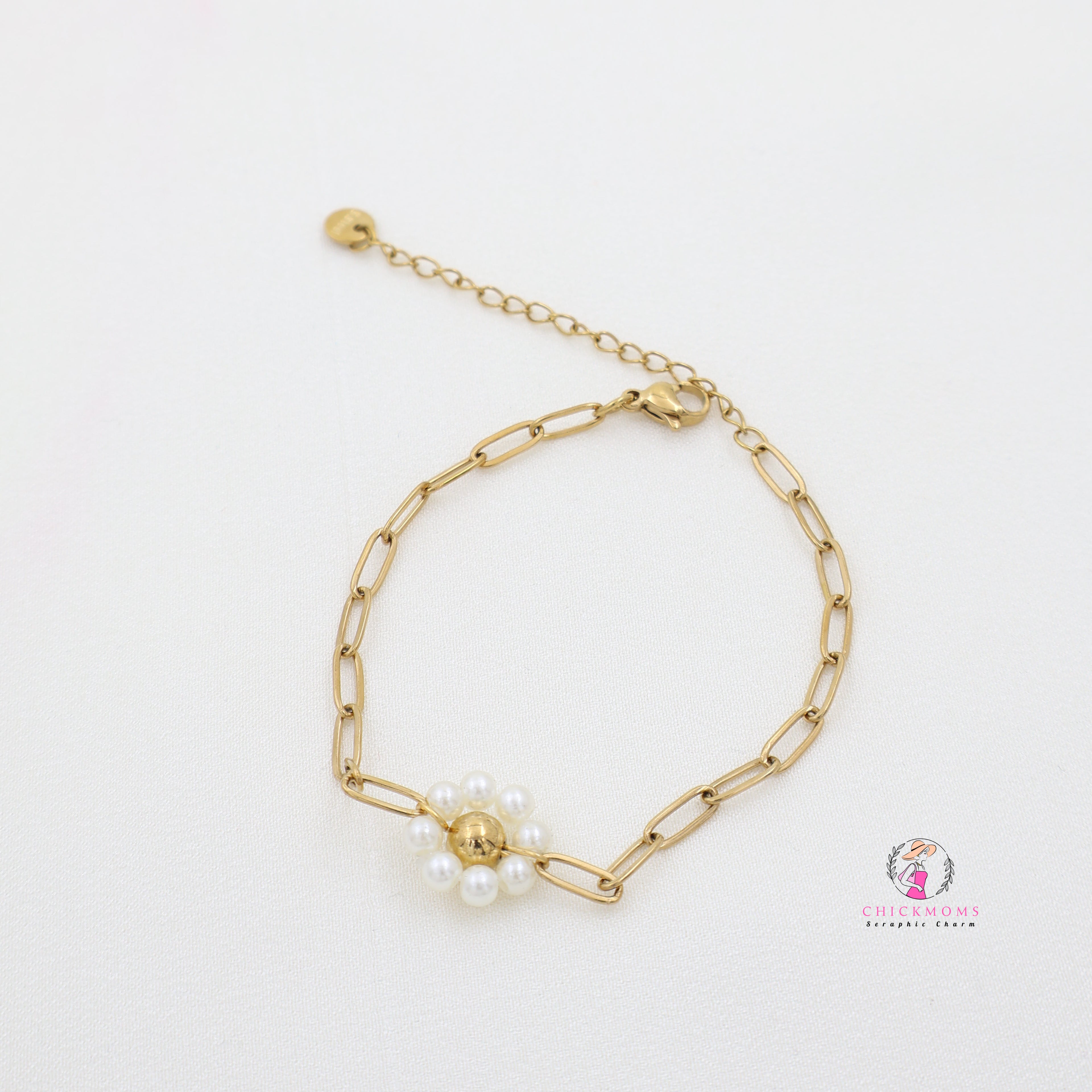 Elegant Pearl Cluster Bracelet