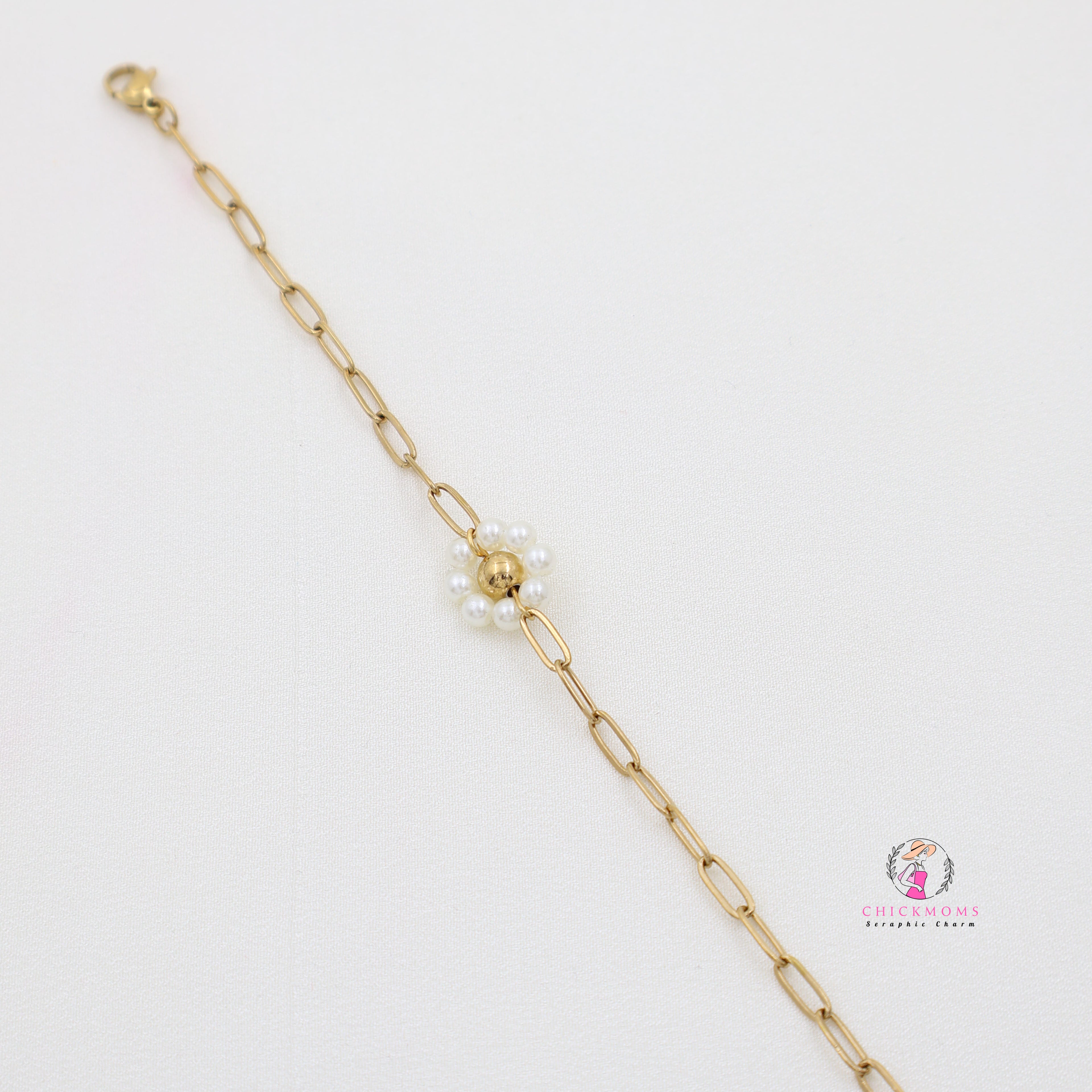 Elegant Pearl Cluster Bracelet