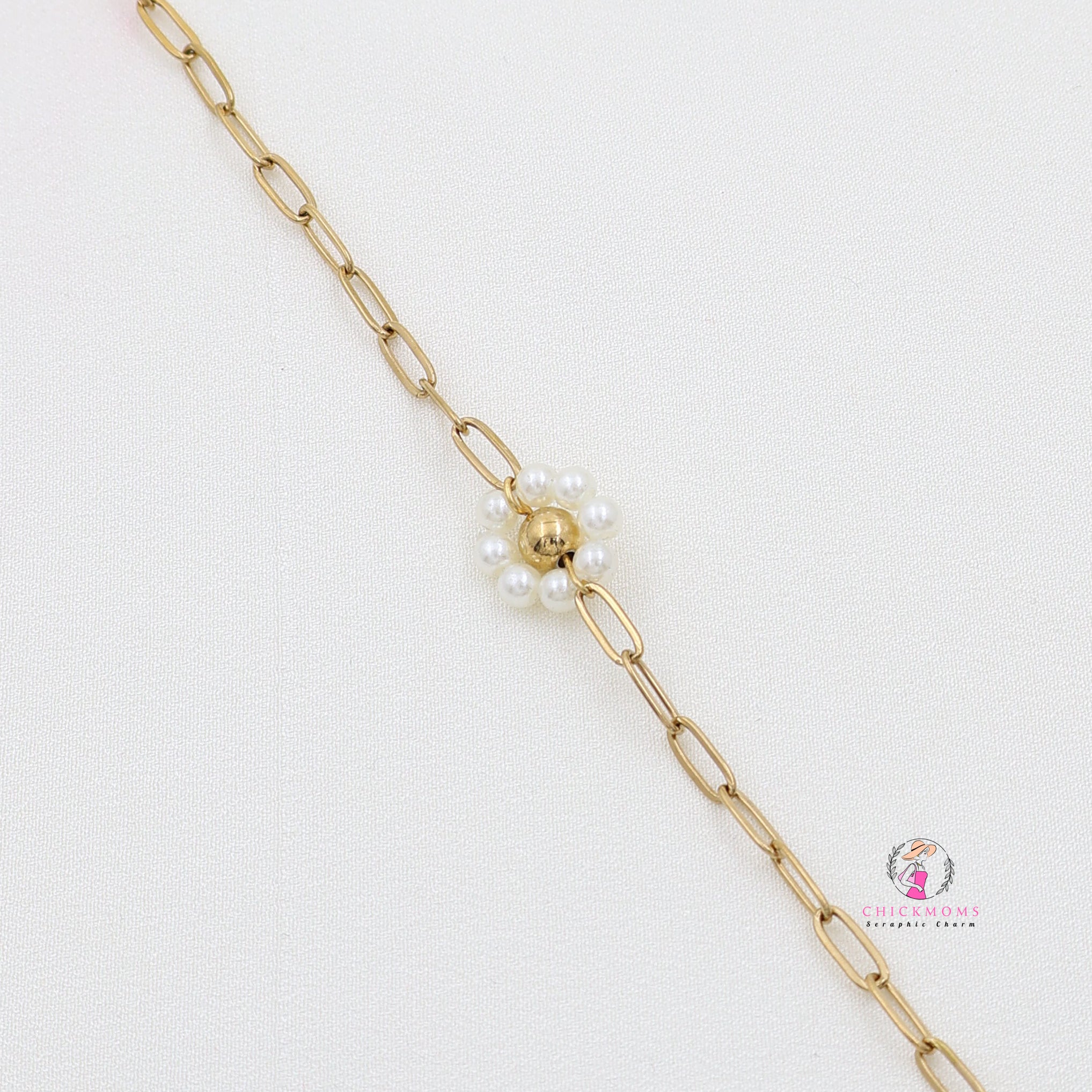 Elegant Pearl Cluster Bracelet