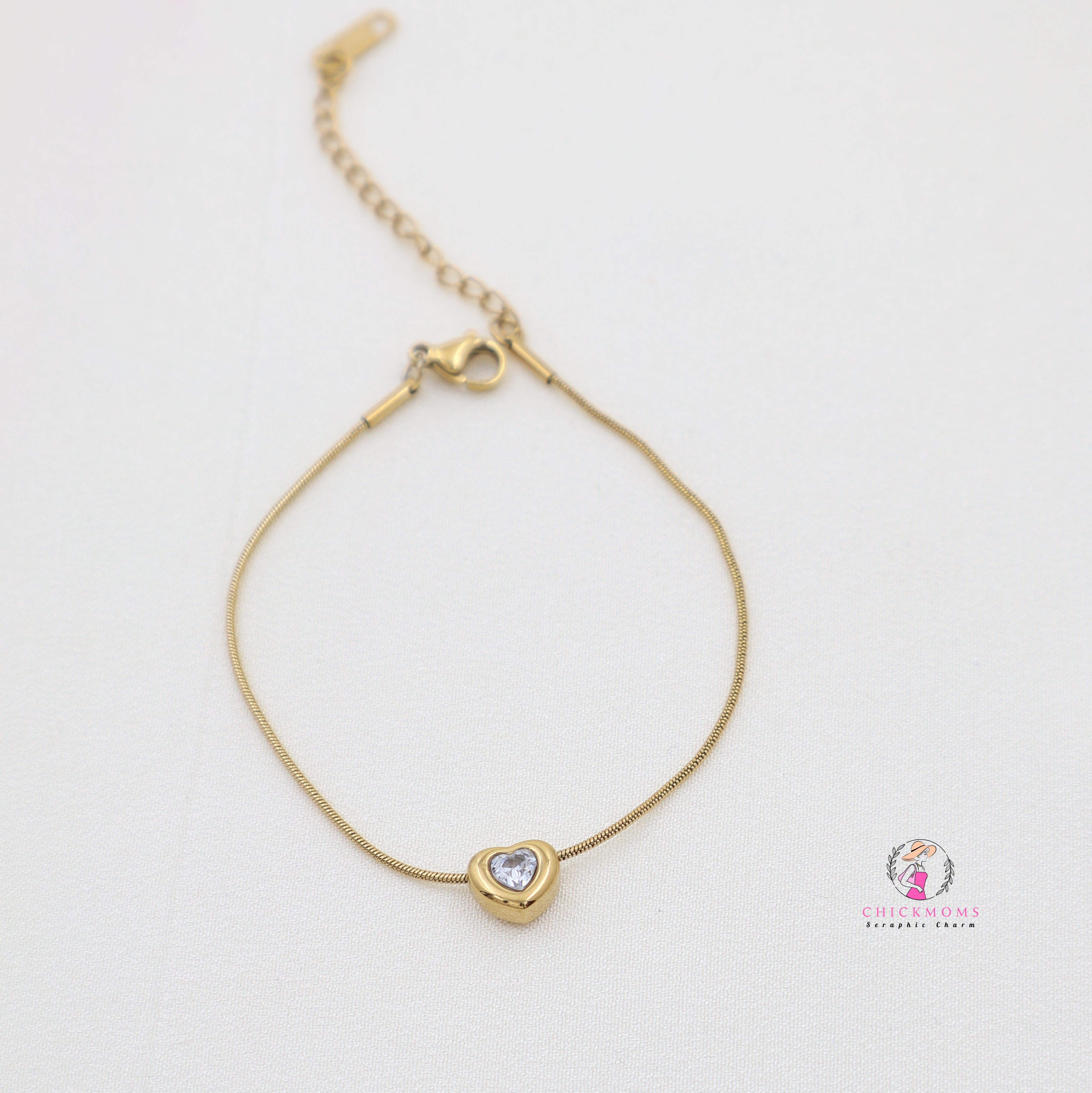Gold-Plated Heart Bracelet with Sparkling Stone