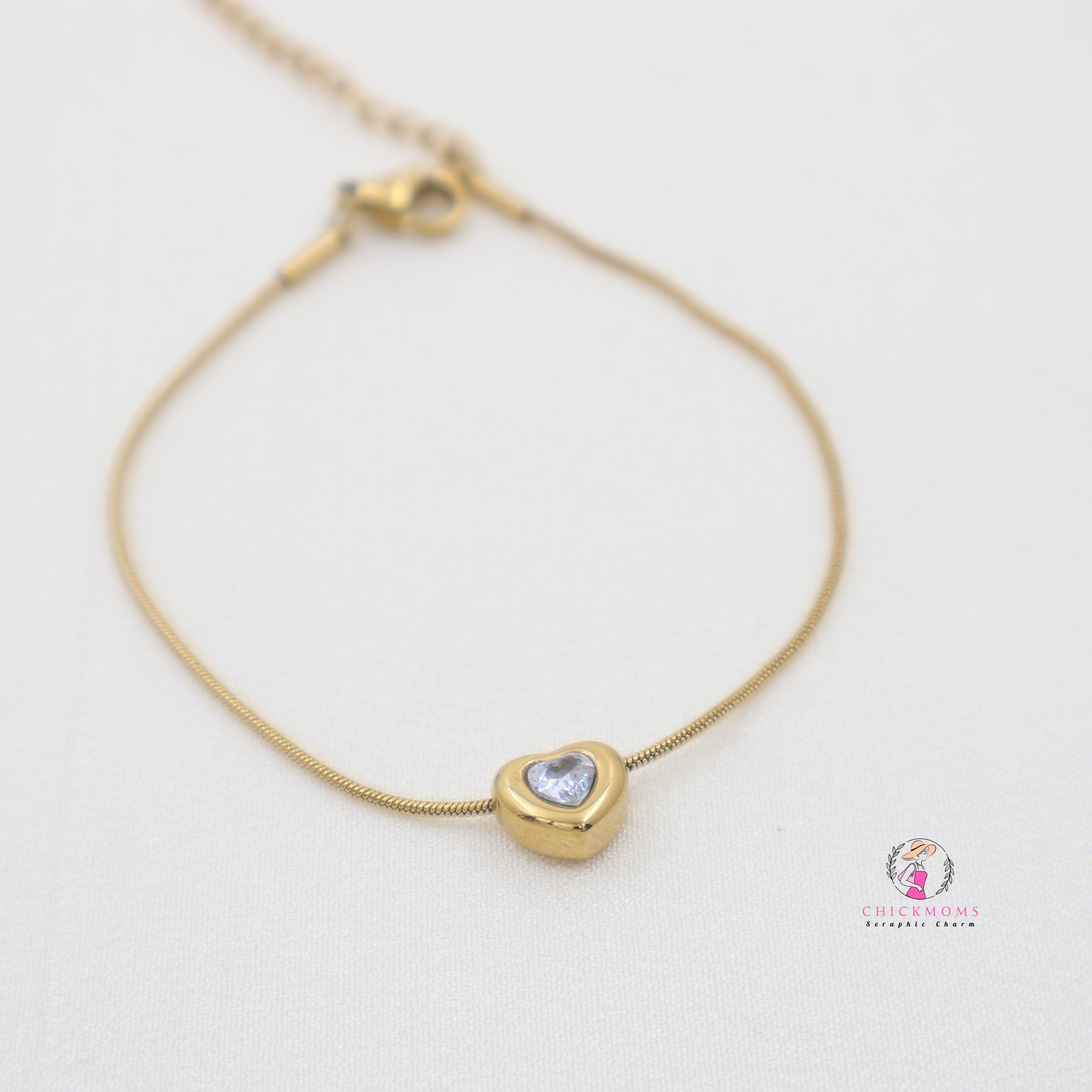 Gold-Plated Heart Bracelet with Sparkling Stone