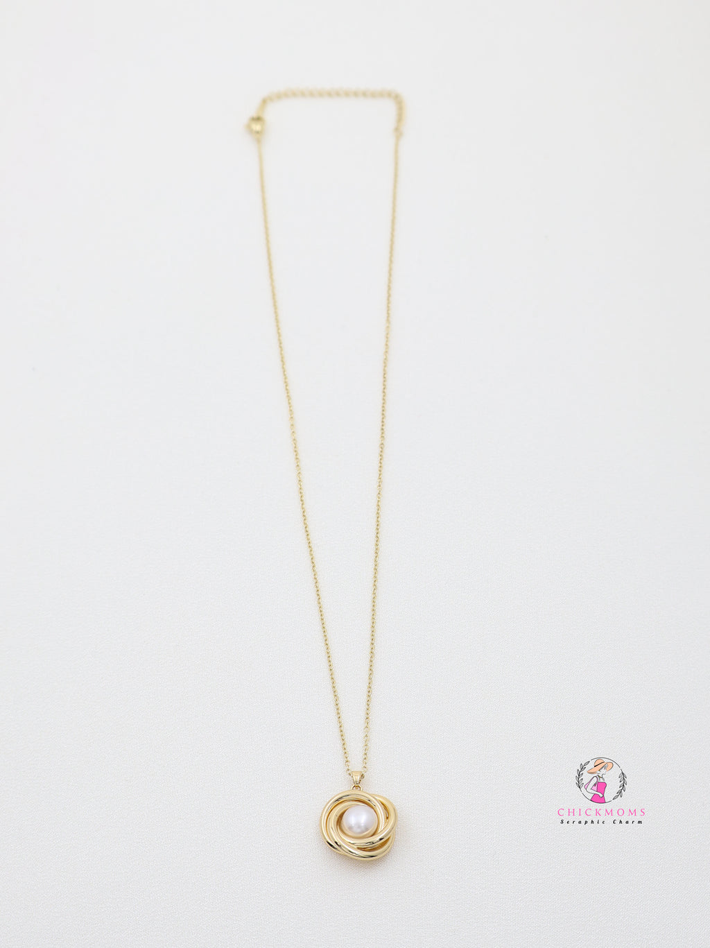 Gold Pearl Pendant Necklace