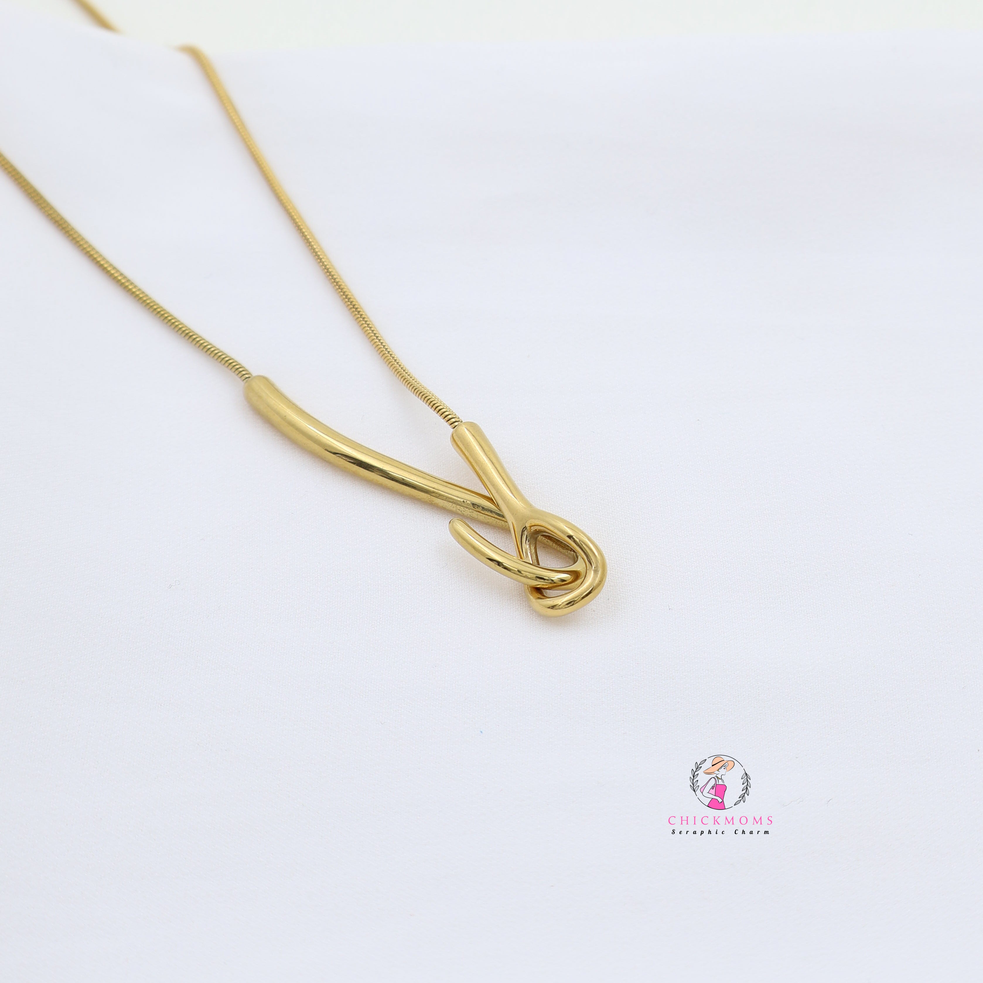 Gold Knot Pendant Necklace