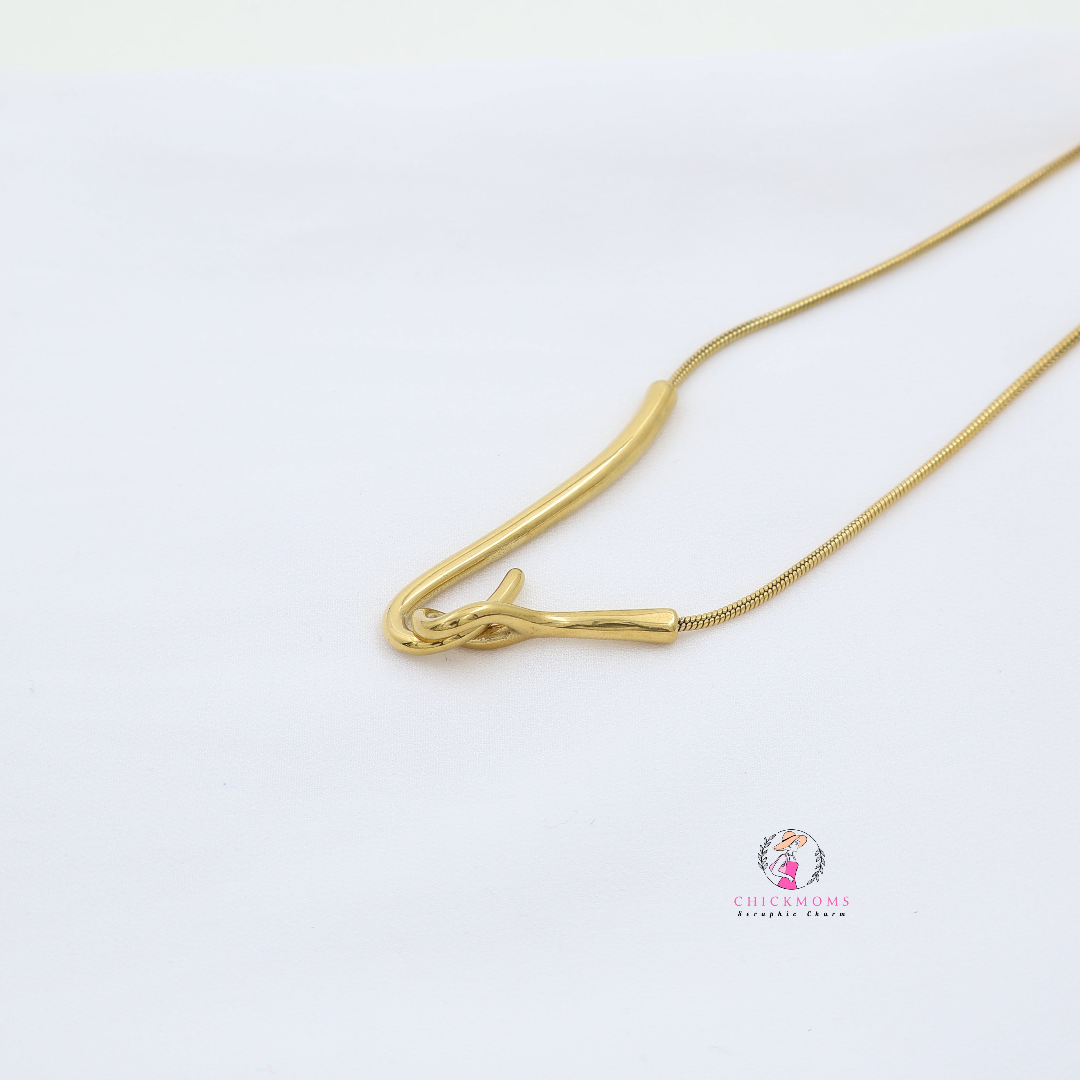Gold Knot Pendant Necklace