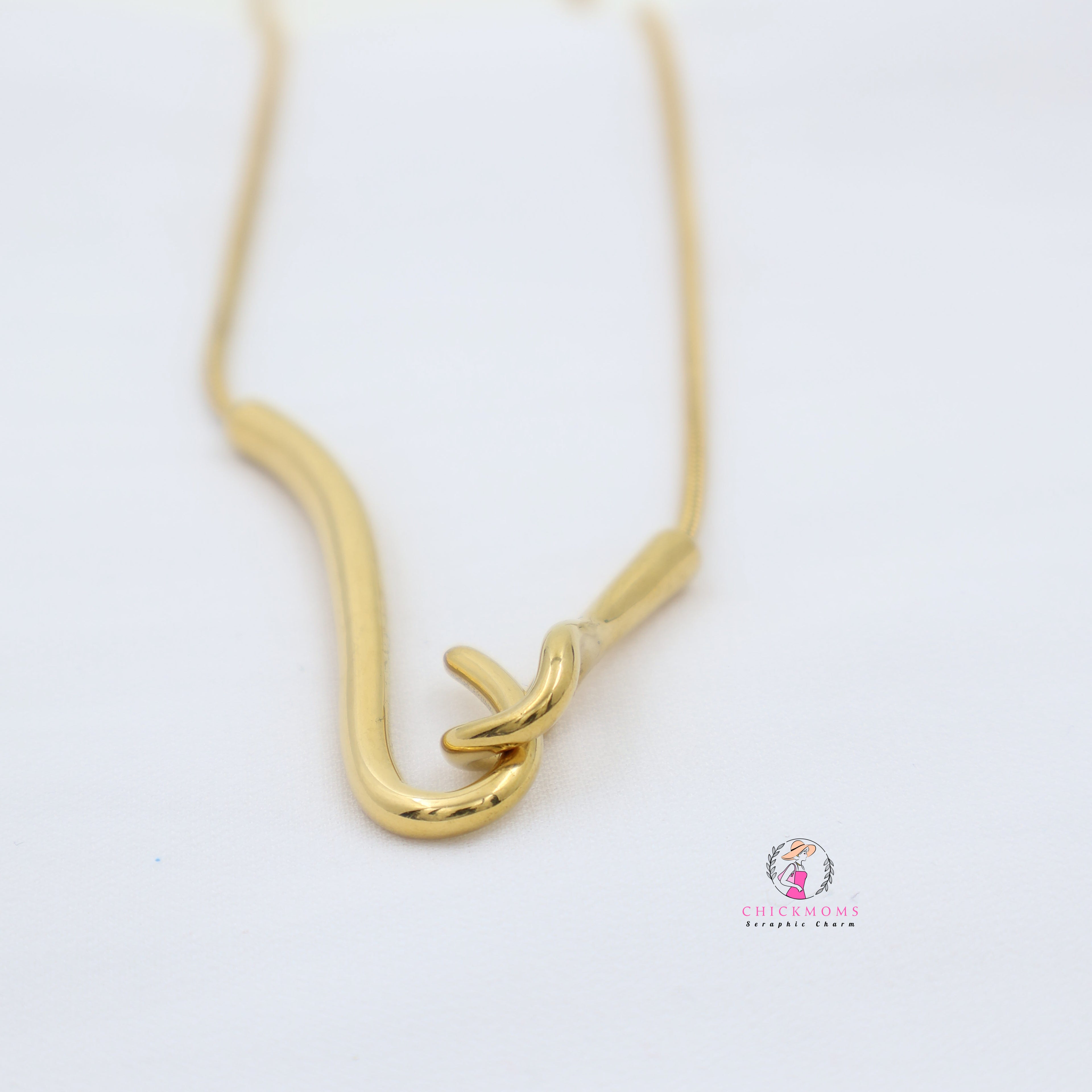 Gold Knot Pendant Necklace