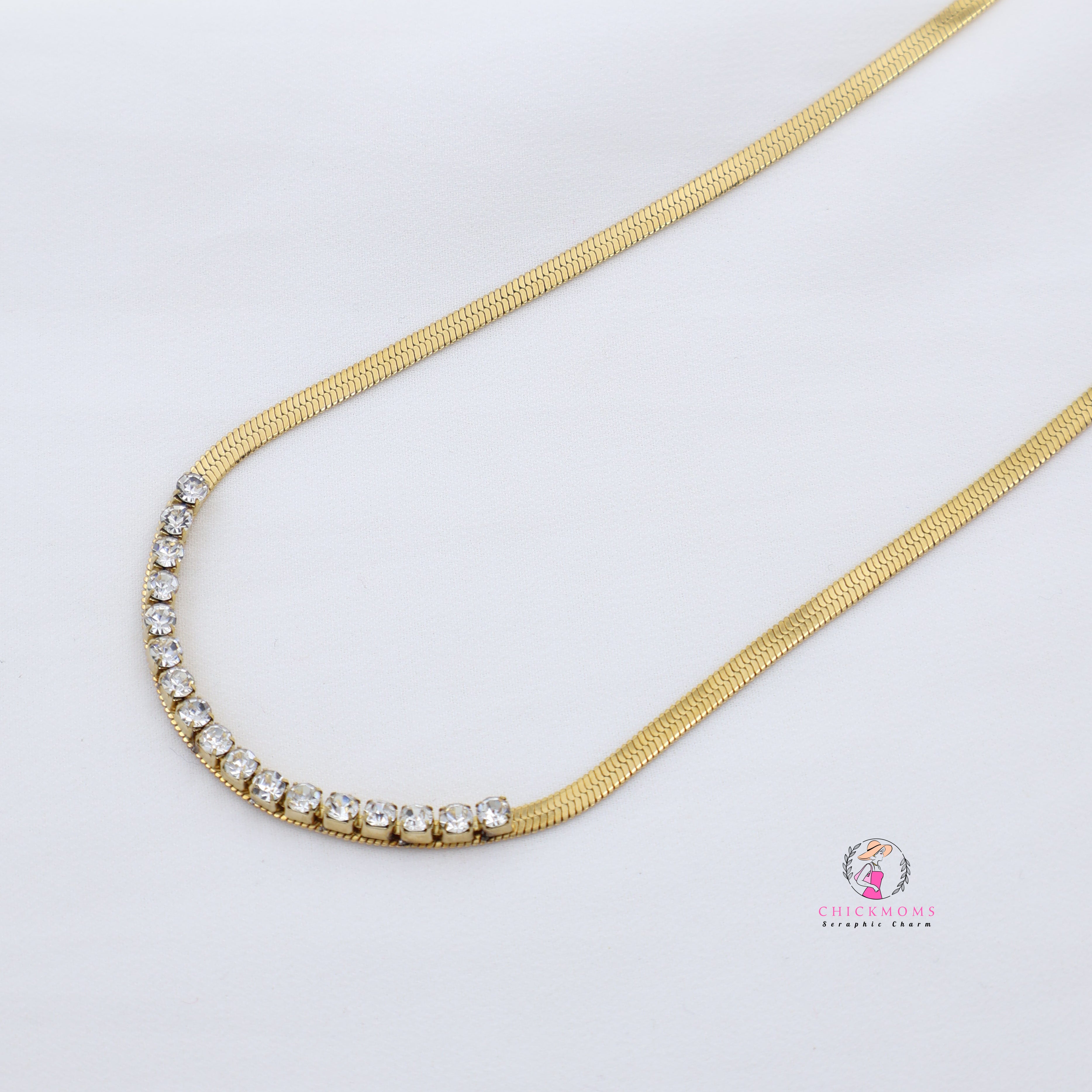 Elegant Gold-Plated Crystal Necklace